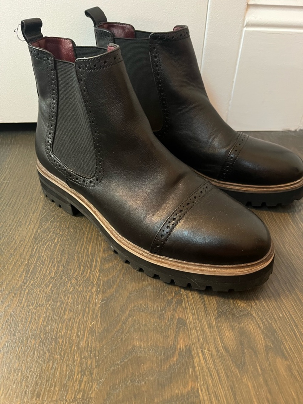 Radley London Cording Street Ladies black boots, size 9
